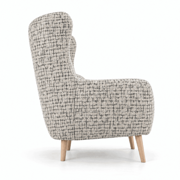 The Armchair No. 5, breiter Polstersessel auf Beinen aus Massivbuche — handgefertigte Möbel von EWAcompany